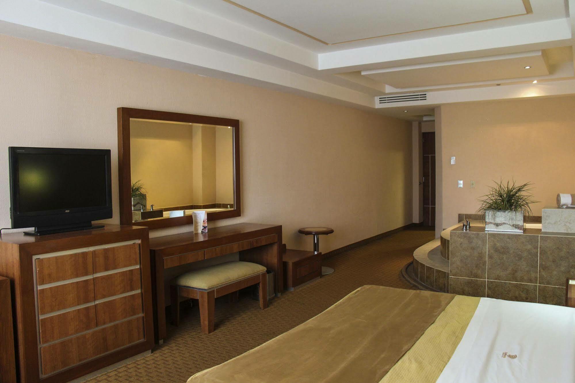 Hotel Soleil Business Class Celaya Eksteriør bilde